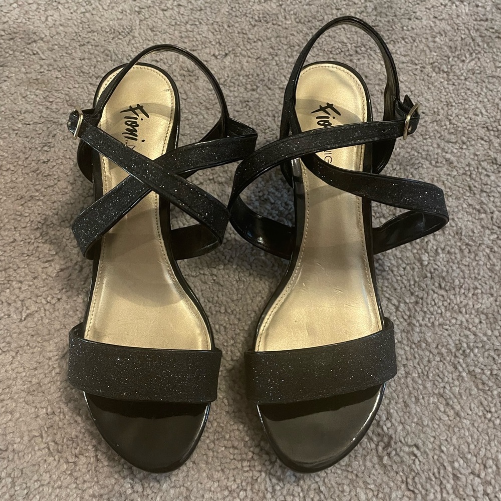 Black Sparkly Strapped Fioni Night Heels Size 6.5